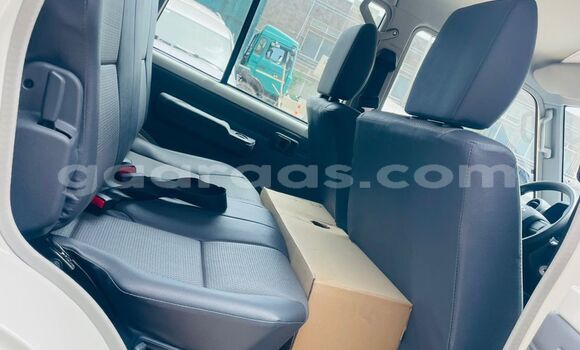 Buy New Toyota Land Cruiser White Car in Dakar in Dakar Buy New Toyota Land Cruiser White Car in Dakar in Dakar