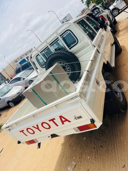 Big with watermark toyota land cruiser dakar dakar 25225