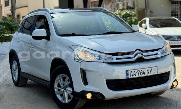 Dieundeu Occasion Citroen C4 Aircross White Auto in Dakar in Dakar Dieundeu Occasion Citroen C4 Aircross White Auto in Dakar in Dakar