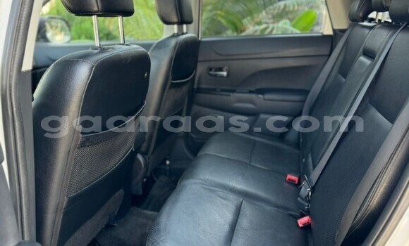 Dieundeu Occasion Citroen C4 Aircross White Auto in Dakar in Dakar Dieundeu Occasion Citroen C4 Aircross White Auto in Dakar in Dakar