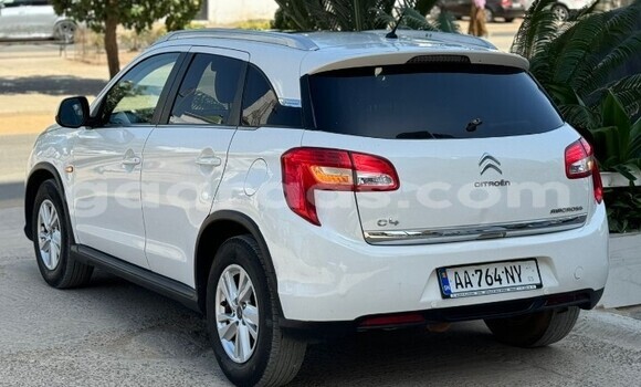 Dieundeu Occasion Citroen C4 Aircross White Auto in Dakar in Dakar Dieundeu Occasion Citroen C4 Aircross White Auto in Dakar in Dakar