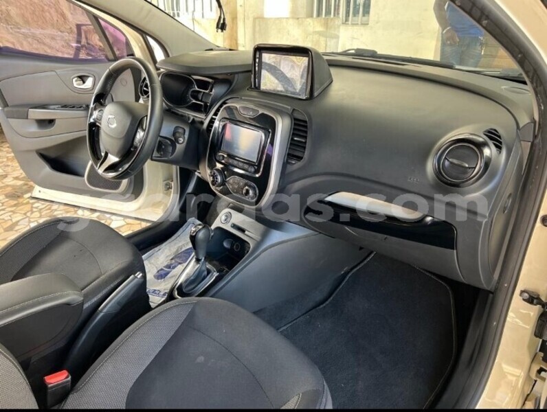 Big with watermark renault captur dakar dakar 25243