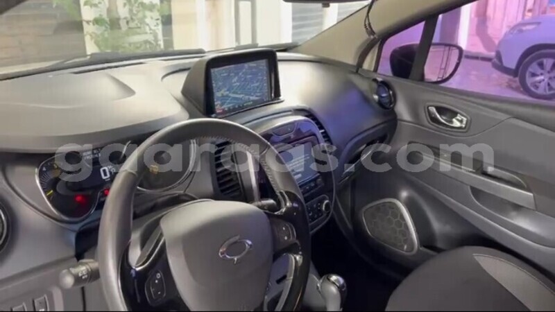 Big with watermark renault captur dakar dakar 25243