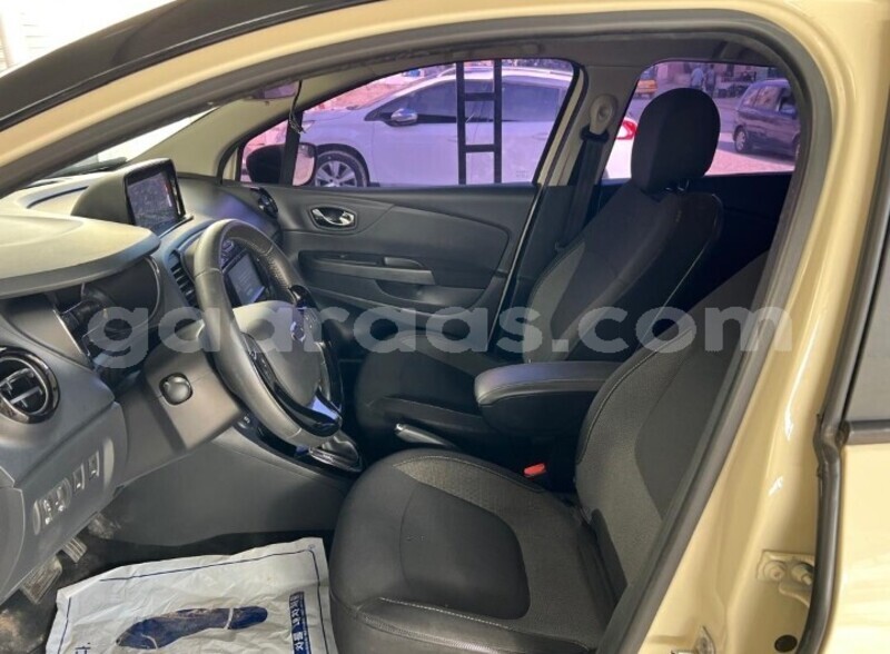 Big with watermark renault captur dakar dakar 25243