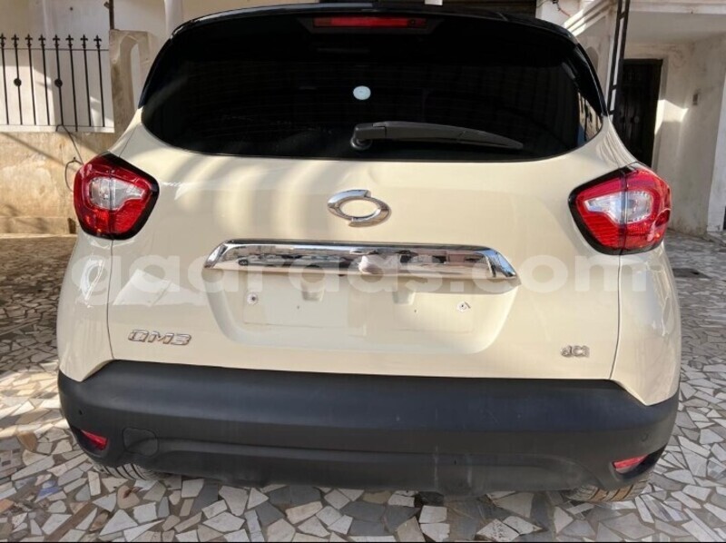 Big with watermark renault captur dakar dakar 25243