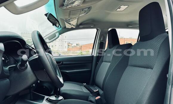 Buy Import Toyota Hilux White Car in Dakar in Dakar Buy Import Toyota Hilux White Car in Dakar in Dakar