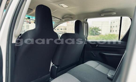 Buy Import Toyota Hilux White Car in Dakar in Dakar Buy Import Toyota Hilux White Car in Dakar in Dakar