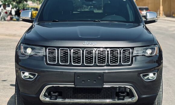 Dieundeu Imported Jeep Grand Cherokee Silver Auto in Dakar in Dakar