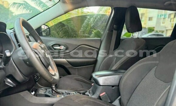 Dieundeu Occasion Jeep Cherokee Black Auto in Dakar in Dakar Dieundeu Occasion Jeep Cherokee Black Auto in Dakar in Dakar