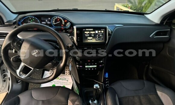 Acheter Occasion Voiture Peugeot 2008 Blanc à Dakar, Dakar Acheter Occasion Voiture Peugeot 2008 Blanc à Dakar, Dakar