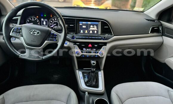 Acheter Import Voiture Hyundai Sonata Rouge à Dakar, Dakar Acheter Import Voiture Hyundai Sonata Rouge à Dakar, Dakar