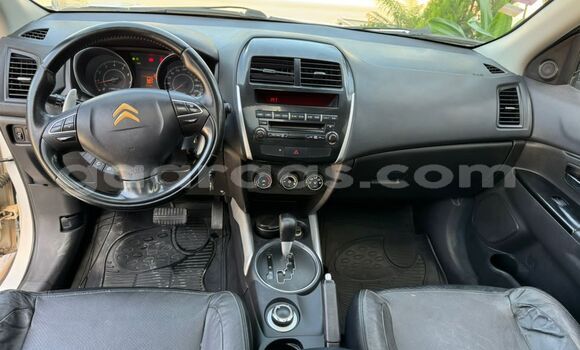 Acheter Occasion Voiture Citroen C3 Aircross Blanc à Dakar, Dakar Acheter Occasion Voiture Citroen C3 Aircross Blanc à Dakar, Dakar