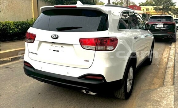Buy Used Kia Sorento White Car in Dakar in Dakar Buy Used Kia Sorento White Car in Dakar in Dakar