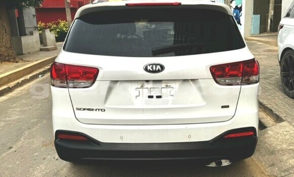 Buy Used Kia Sorento White Car in Dakar in Dakar Buy Used Kia Sorento White Car in Dakar in Dakar
