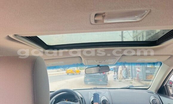 Buy Used Nissan Rogue White Car in Dakar in Dakar Buy Used Nissan Rogue White Car in Dakar in Dakar