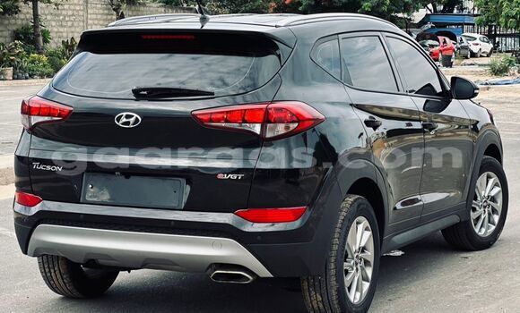Buy Import Hyundai Tucson Silver Car in Dakar in Dakar Buy Import Hyundai Tucson Silver Car in Dakar in Dakar