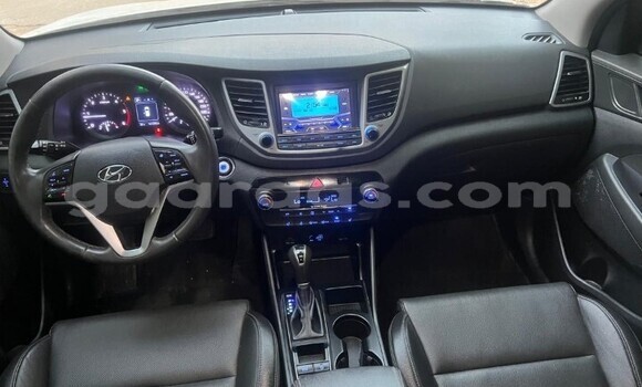 Buy Used Hyundai Tucson White Car in Dakar in Dakar Buy Used Hyundai Tucson White Car in Dakar in Dakar