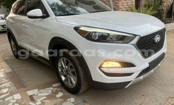 Buy Used Hyundai Tucson White Car in Dakar in Dakar Buy Used Hyundai Tucson White Car in Dakar in Dakar
