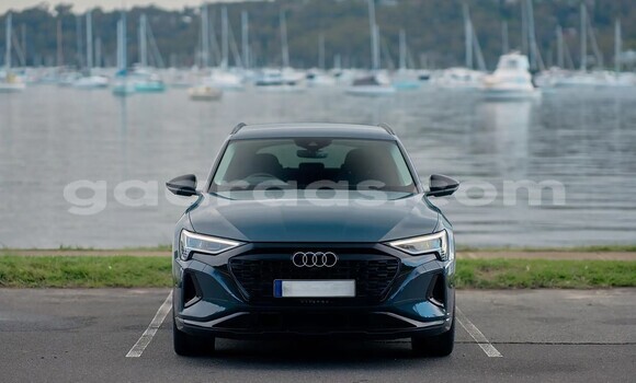 Dieundeu Imported Audi Q8 Black Auto in Dakar in Dakar