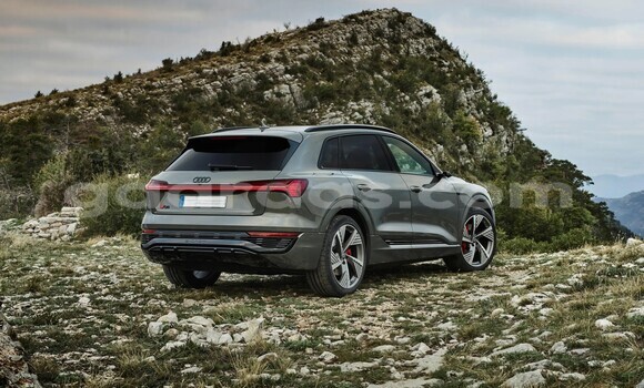 Dieundeu Imported Audi Q8 Black Auto in Dakar in Dakar Dieundeu Imported Audi Q8 Black Auto in Dakar in Dakar