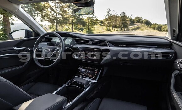 Dieundeu Imported Audi Q8 Black Auto in Dakar in Dakar Dieundeu Imported Audi Q8 Black Auto in Dakar in Dakar