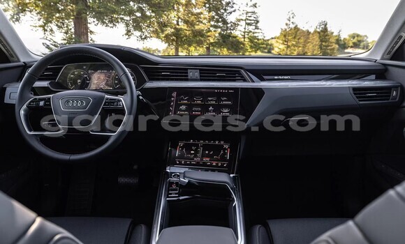 Dieundeu Imported Audi Q8 Black Auto in Dakar in Dakar Dieundeu Imported Audi Q8 Black Auto in Dakar in Dakar