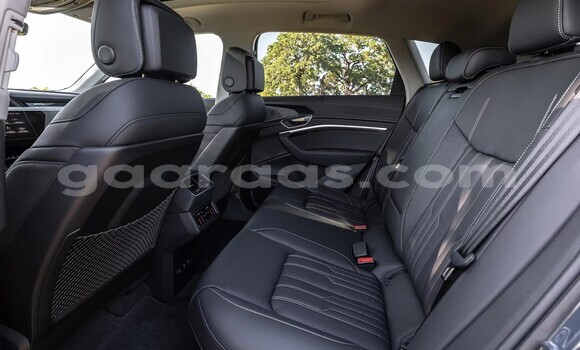 Dieundeu Imported Audi Q8 Black Auto in Dakar in Dakar Dieundeu Imported Audi Q8 Black Auto in Dakar in Dakar