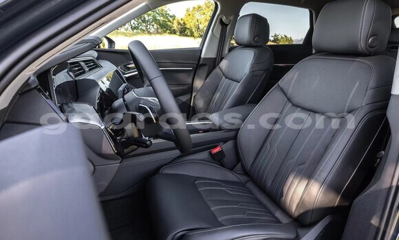 Dieundeu Imported Audi Q8 Black Auto in Dakar in Dakar Dieundeu Imported Audi Q8 Black Auto in Dakar in Dakar