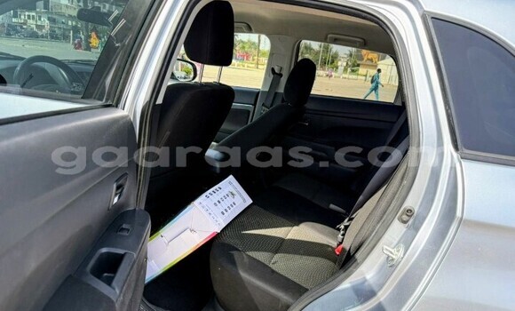 Buy Used Mitsubishi Outlander Silver Car in Dakar in Dakar Buy Used Mitsubishi Outlander Silver Car in Dakar in Dakar