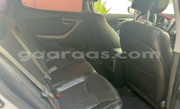 Buy Used Hyundai Avante White Car in Dakar in Dakar Buy Used Hyundai Avante White Car in Dakar in Dakar