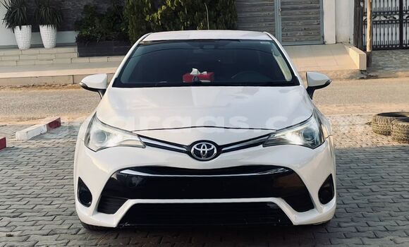 Acheter Import Voiture Toyota Avensis Blanc à Dakar, Dakar