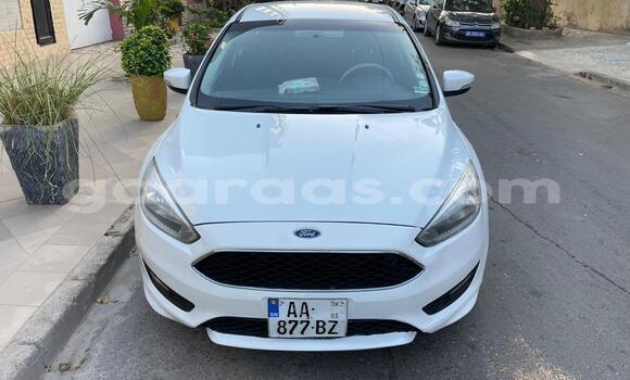 Buy Used Ford Focus White Car in Dakar in Dakar