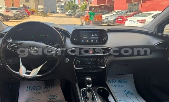 Dieundeu Occasion Hyundai Santa Fe Silver Auto in Dakar in Dakar Dieundeu Occasion Hyundai Santa Fe Silver Auto in Dakar in Dakar