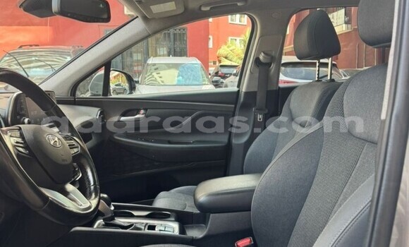 Dieundeu Occasion Hyundai Santa Fe Silver Auto in Dakar in Dakar Dieundeu Occasion Hyundai Santa Fe Silver Auto in Dakar in Dakar