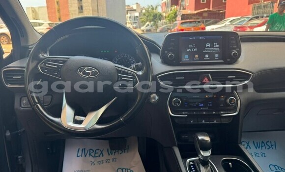 Dieundeu Occasion Hyundai Santa Fe Silver Auto in Dakar in Dakar Dieundeu Occasion Hyundai Santa Fe Silver Auto in Dakar in Dakar