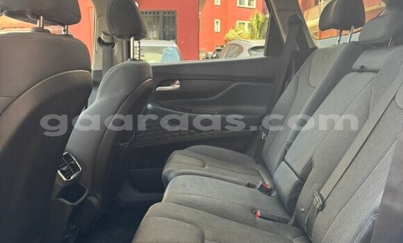 Dieundeu Occasion Hyundai Santa Fe Silver Auto in Dakar in Dakar Dieundeu Occasion Hyundai Santa Fe Silver Auto in Dakar in Dakar