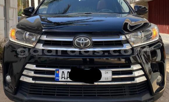 Dieundeu Occasion Toyota Highlander Black Auto in Dakar in Dakar