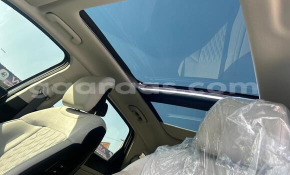 Buy Used Kia Sportage White Car in Dakar in Dakar Buy Used Kia Sportage White Car in Dakar in Dakar