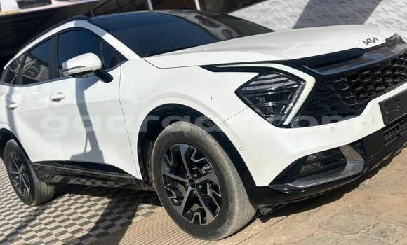 Buy Used Kia Sportage White Car in Dakar in Dakar Buy Used Kia Sportage White Car in Dakar in Dakar