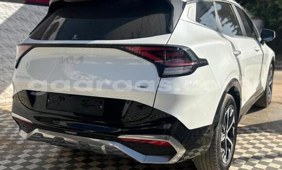 Buy Used Kia Sportage White Car in Dakar in Dakar Buy Used Kia Sportage White Car in Dakar in Dakar
