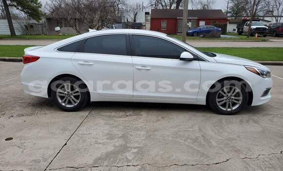 Dieundeu Occasion Hyundai Sonata White Auto in Bambey in Diourbel Dieundeu Occasion Hyundai Sonata White Auto in Bambey in Diourbel