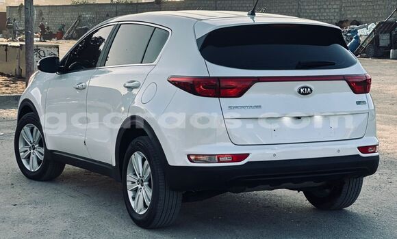 Buy Import Kia Sportage White Car in Dakar in Dakar Buy Import Kia Sportage White Car in Dakar in Dakar