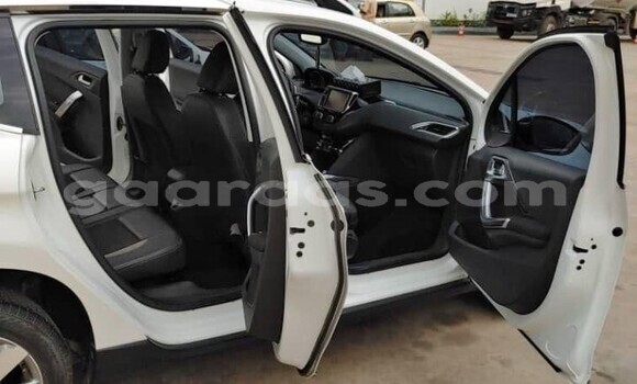 Acheter Occasion Voiture Peugeot 2008 Blanc à Dakar, Dakar Acheter Occasion Voiture Peugeot 2008 Blanc à Dakar, Dakar