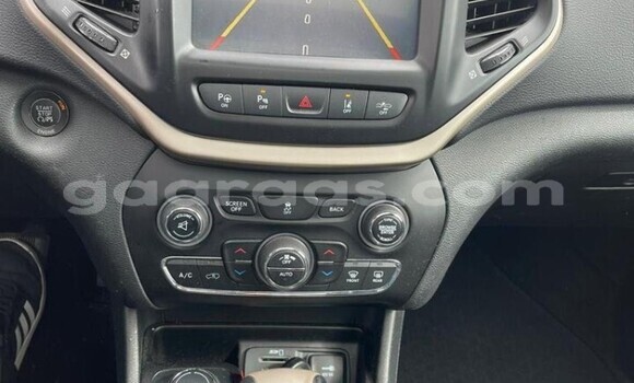 Acheter Occasion Voiture Jeep Cherokee Blanc à Dakar, Dakar Acheter Occasion Voiture Jeep Cherokee Blanc à Dakar, Dakar