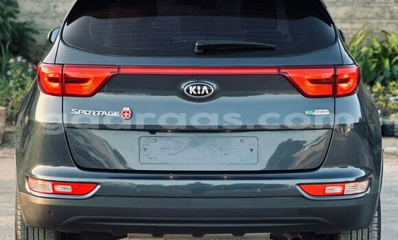 Buy Import Kia Sportage White Car in Dakar in Dakar Buy Import Kia Sportage White Car in Dakar in Dakar