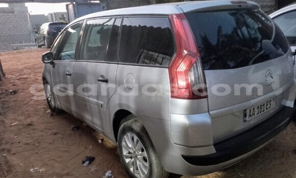 Dieundeu Occasion Citroen C4 Silver Auto in Dakar in Dakar Dieundeu Occasion Citroen C4 Silver Auto in Dakar in Dakar