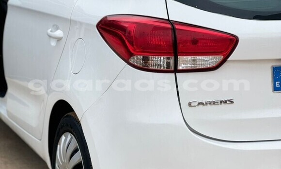 Acheter Occasion Voiture Kia Cerato Blanc à Dakar, Dakar Acheter Occasion Voiture Kia Cerato Blanc à Dakar, Dakar