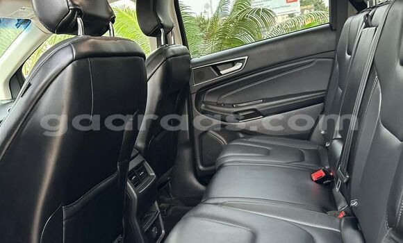 Acheter Occasion Voiture Ford Edge Noir à Dakar, Dakar Acheter Occasion Voiture Ford Edge Noir à Dakar, Dakar