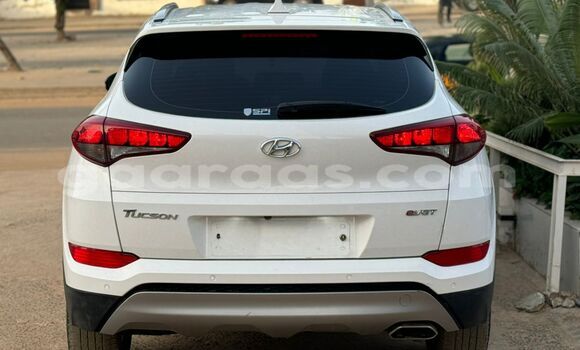 Dieundeu Imported Hyundai Tucson White Auto in Dakar in Dakar Dieundeu Imported Hyundai Tucson White Auto in Dakar in Dakar