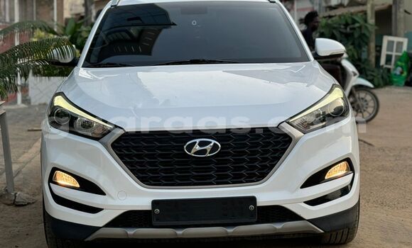 Dieundeu Imported Hyundai Tucson White Auto in Dakar in Dakar Dieundeu Imported Hyundai Tucson White Auto in Dakar in Dakar